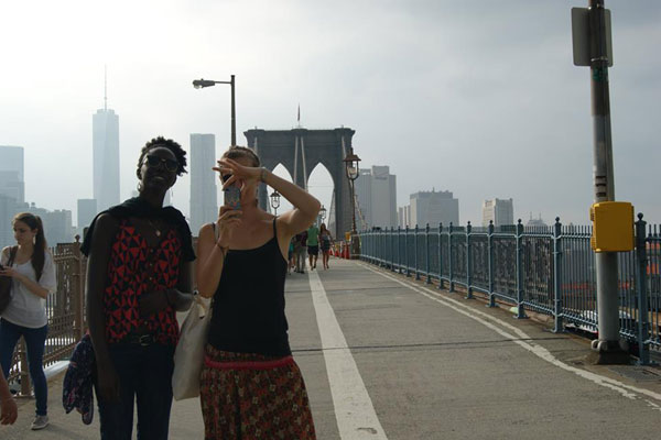 Après le coeur de Manhattan, après Central Park et Time Square, le pont de Brooklyn s'offre à nos aventurières