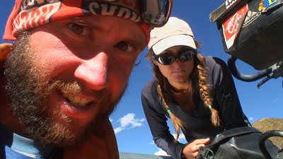 Damien Artero est ici avec sa compagne Delphine Million, pour un tour du monde en tandem : Le Grand Détour