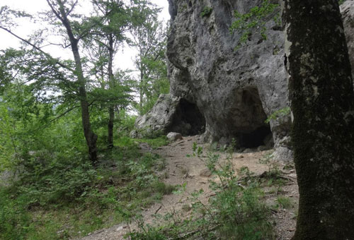 Rosanne Chauvet croise les fameuses grottes du Parc national de Paklenica