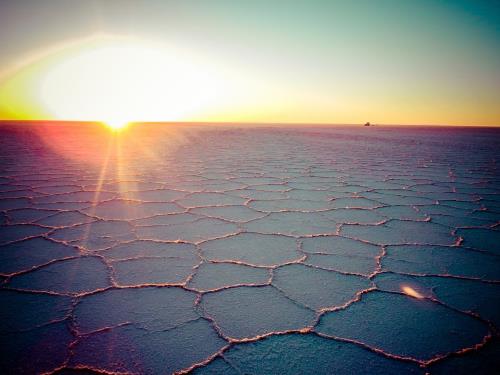 La Bolivie dévoile l'un de ses plus beaux lieux préservés à nos aventurières : Salar de Uyuni