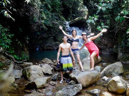 A Cali en Colombie, nos aventurières Léa et Lili se retrouvent comme des poissons dans l'eau