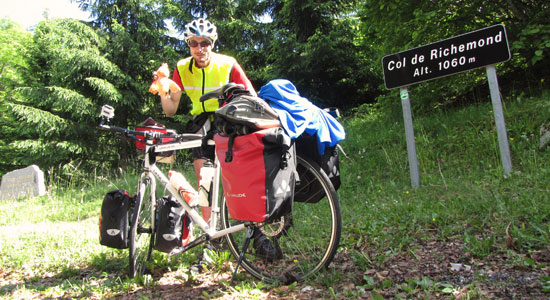 Notre aventurier parvient au col de Richemond