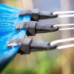 Clips avec œillets CAO pour tarp et bâche