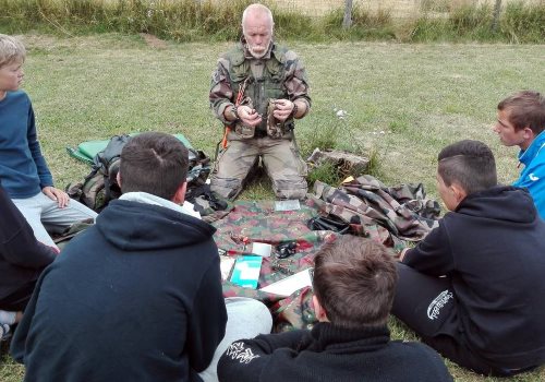 Découvrez les stages de survie auprès de Kimic Events et du spécialiste en survie Arnaud Doutreligne !